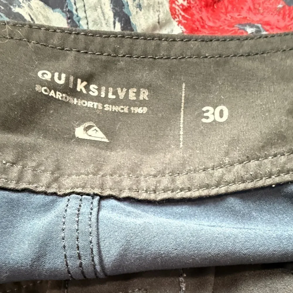Quicksilver Blue & Green Floral Board Shorts